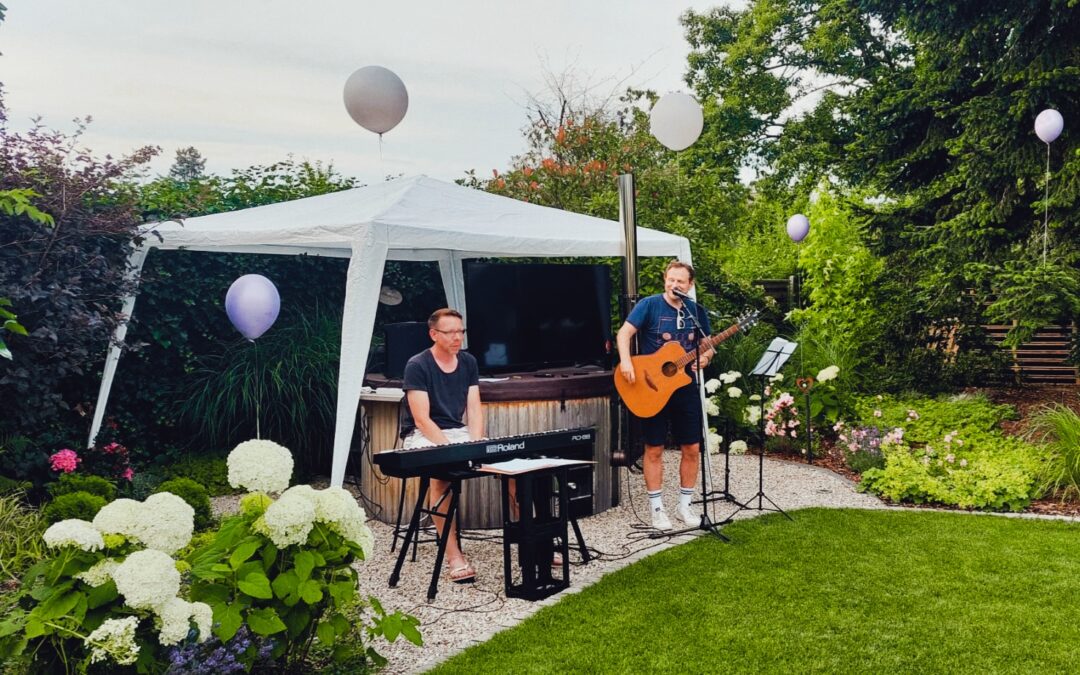 Gartenkonzert mit Premiere von „grün und blau“