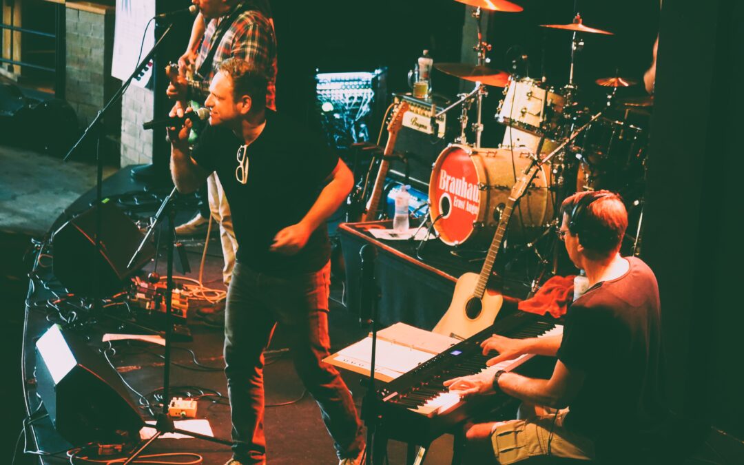 TECH heizt und schwitzt live im Brauhaus Ernst August
